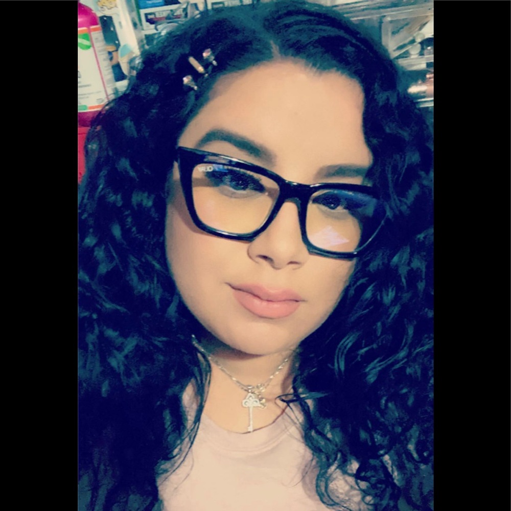 Meet your Posher, Marissa